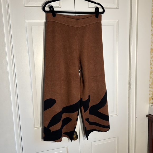 NWT Beautiful Joseph Ribkoff Brown and Black Sweater Set Retail Over $400/set!!! - Picture 7 of 12